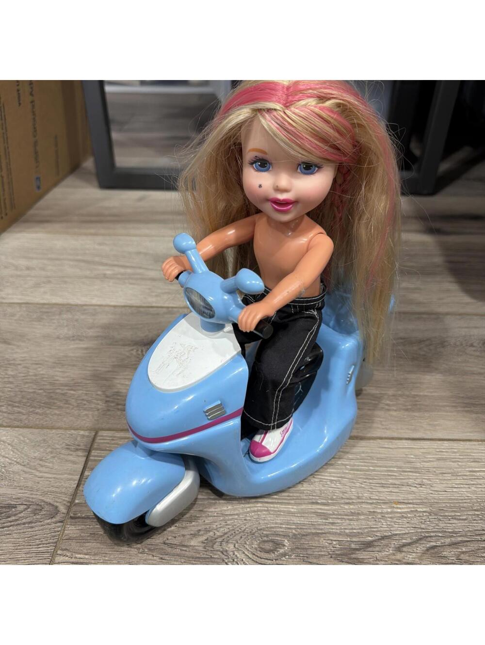 Mattel Tyco Super ScooteToy Doll no remote or helmet 2001 vintage NOTTESTED